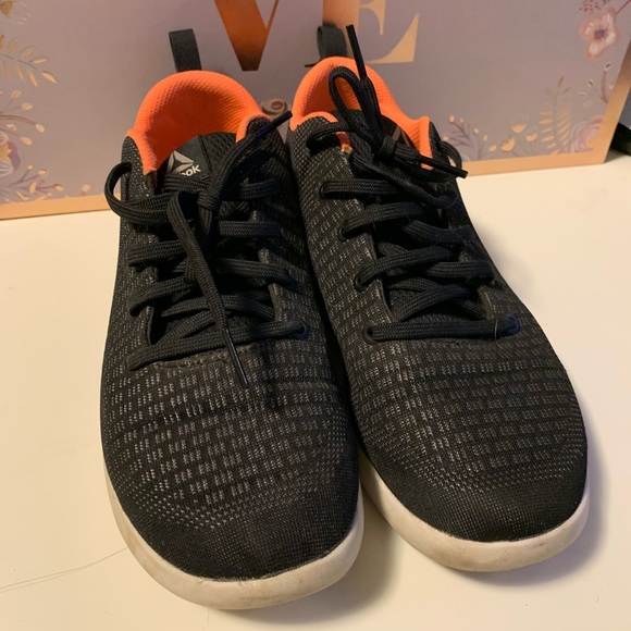 Reebok shoes - Picture 2 of 4